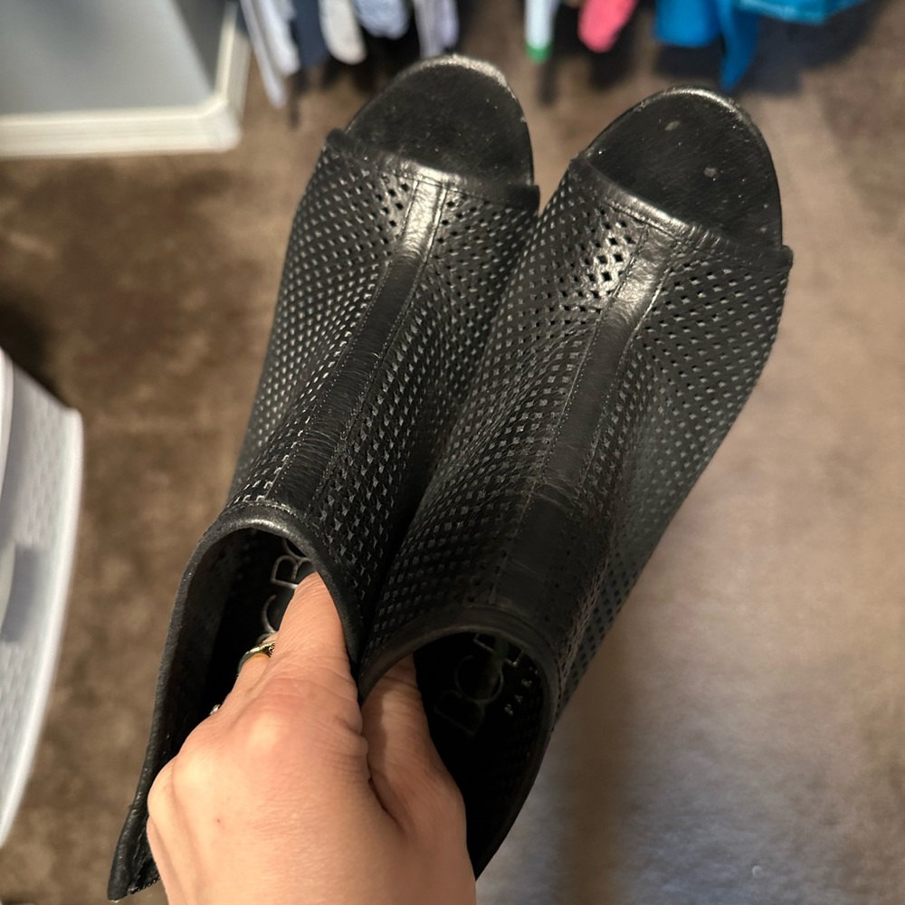Bcbg heels size 6.5